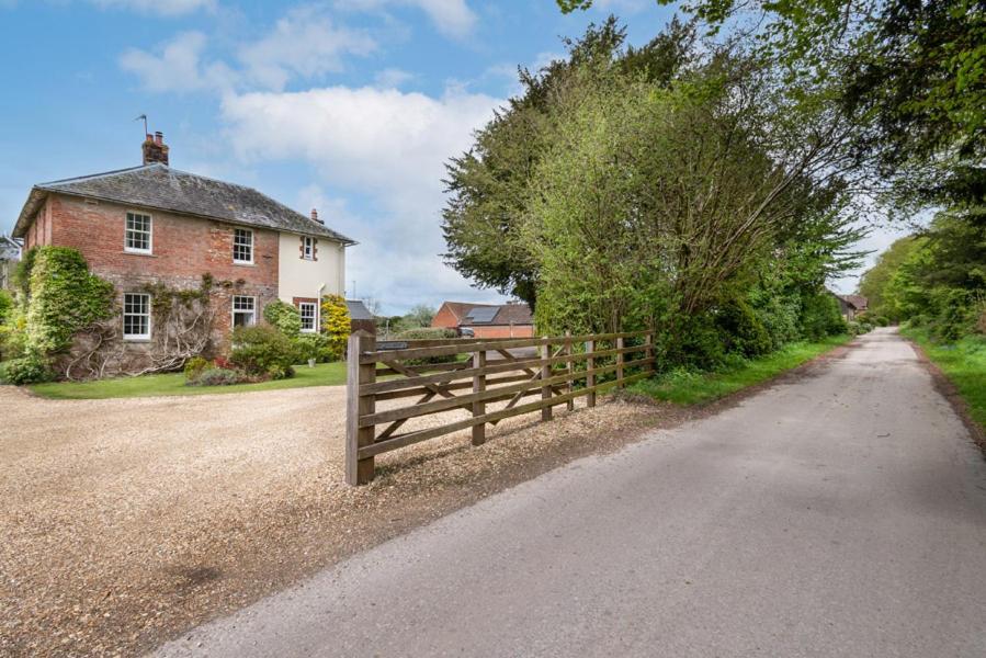 Home Farm Boreham Уорминстер Экстерьер фото